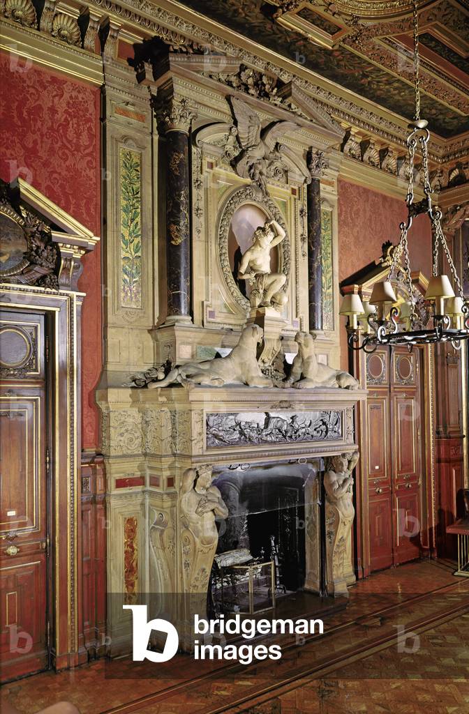 Chimneypiece in a salon at the Hotel de Paiva (photo)