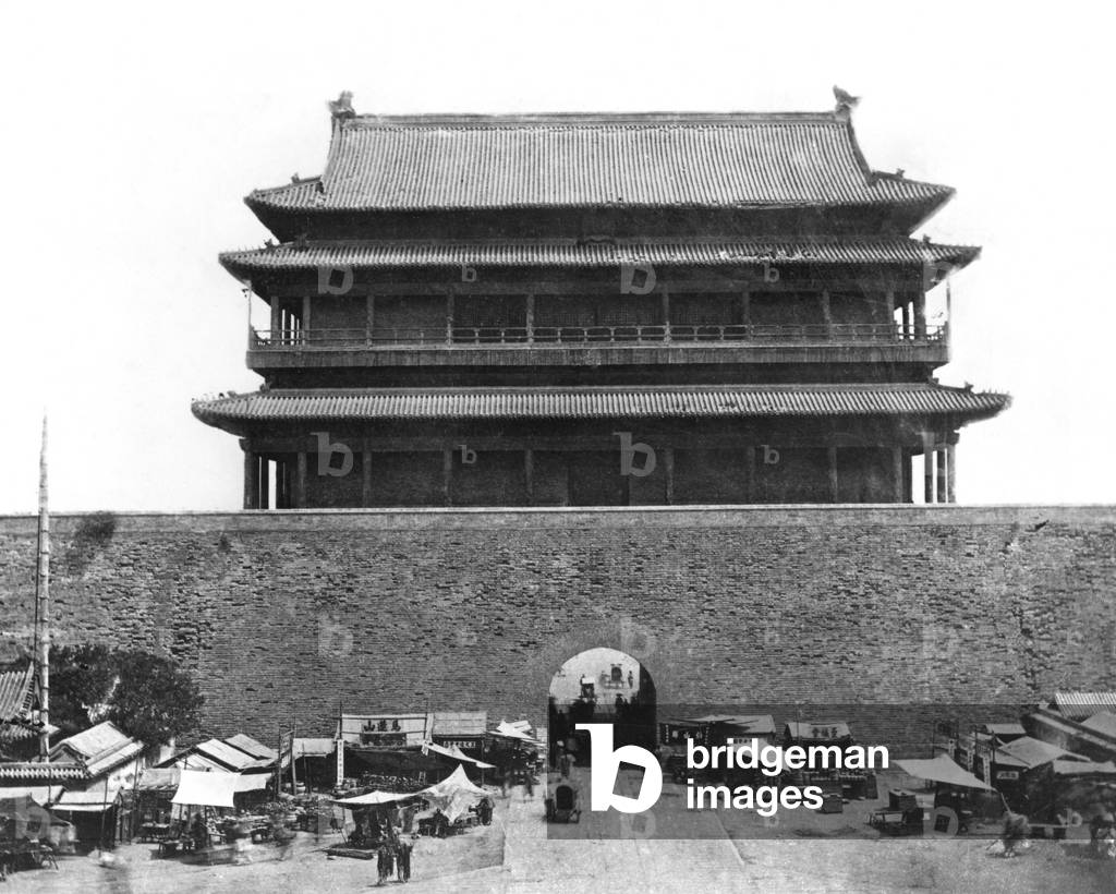 Entrance to the inner wall, Peking, China, c.1900 (b/w photo)