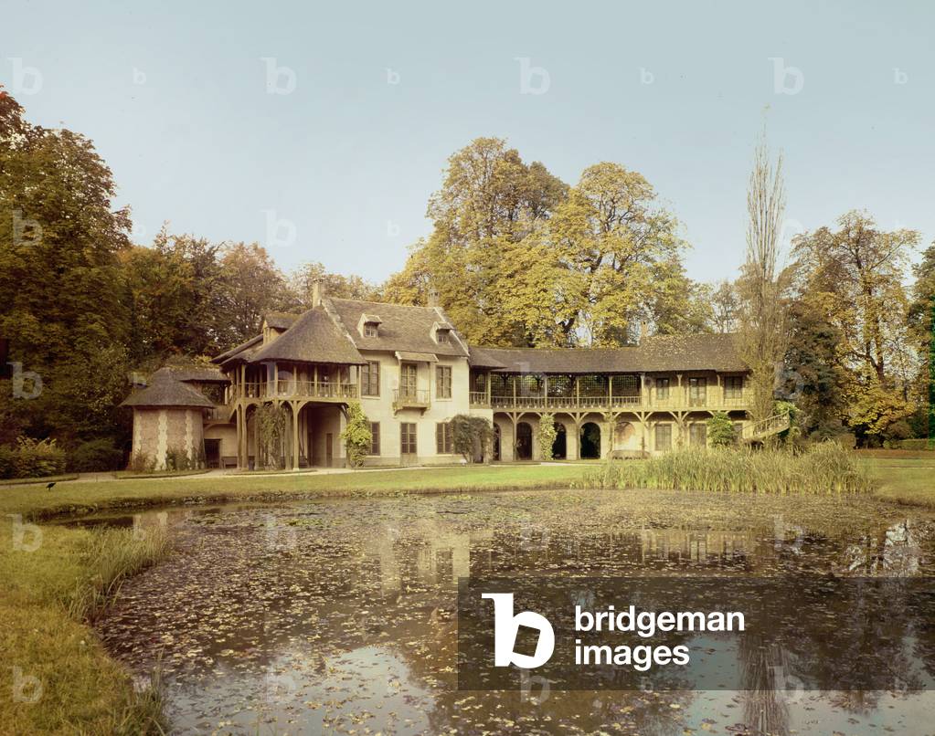 The hameau of Marie-Antoinette (1755-93) built in 1783-86 (photo)