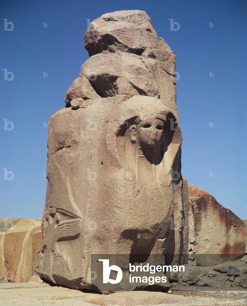 One of the sphinx from the Sphinx Gate at Alaca Höyük, Turkey, Hittite, 14th century BC (photo)