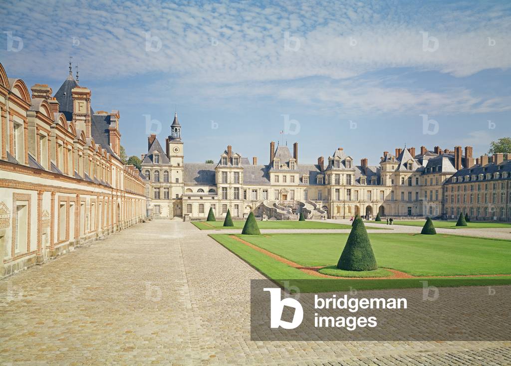 White Horse Courtyard, Palace of Fontainebleau (photo)