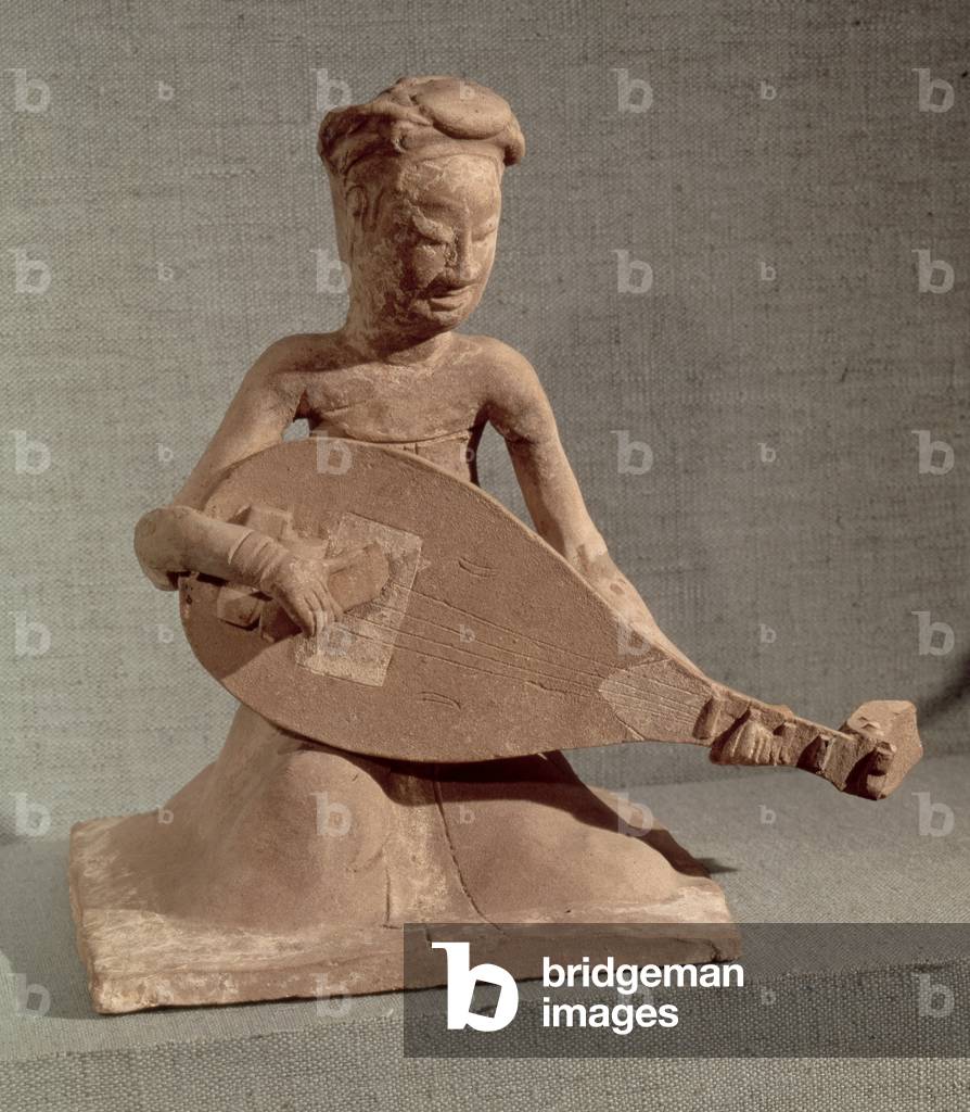 Image of Sculpture depicting Seated musician playing a lute, 0595 by Chinese Artist