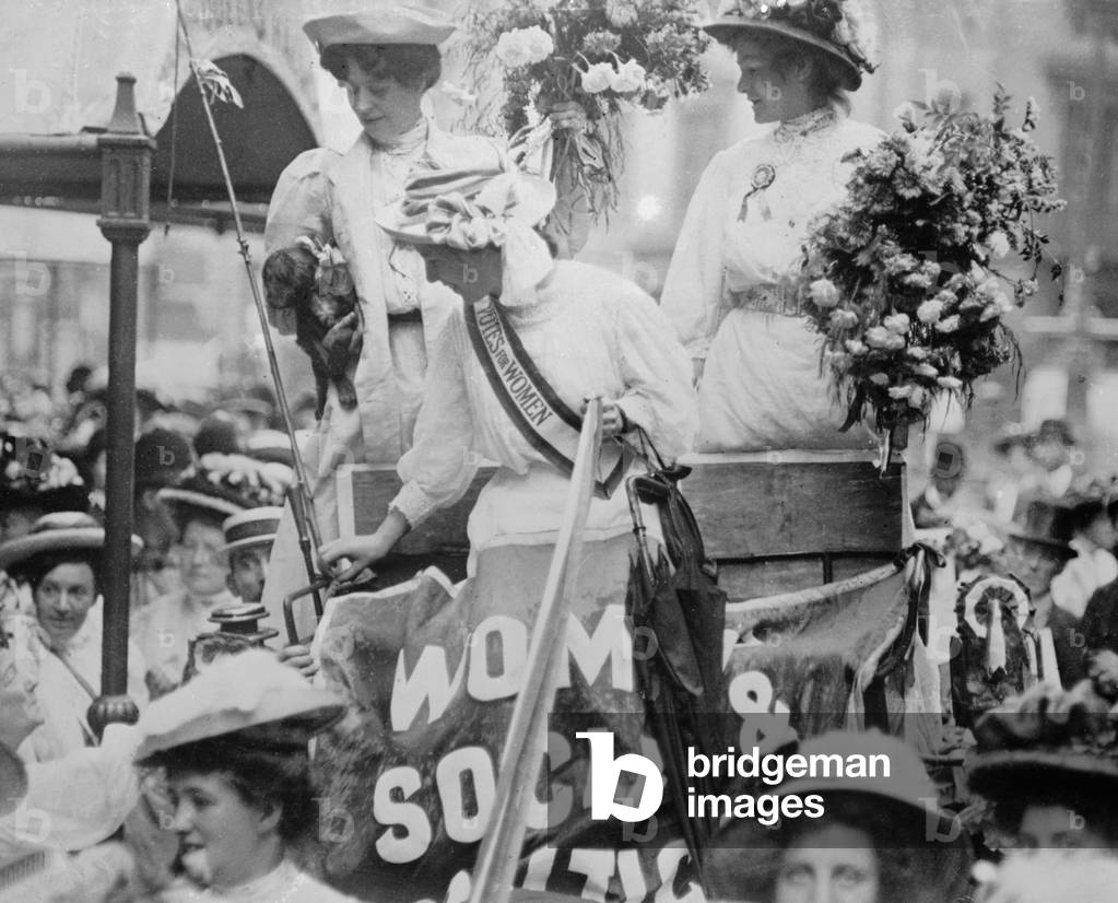 Mary Leigh and Edith New arriving at Queen's Hall, 1908 (b/w photo)