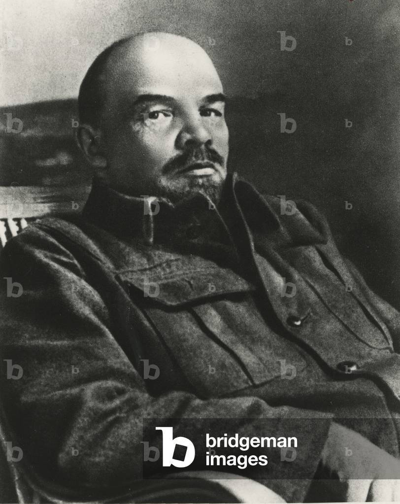Lenin in uniform, 1922 (b/w photo)