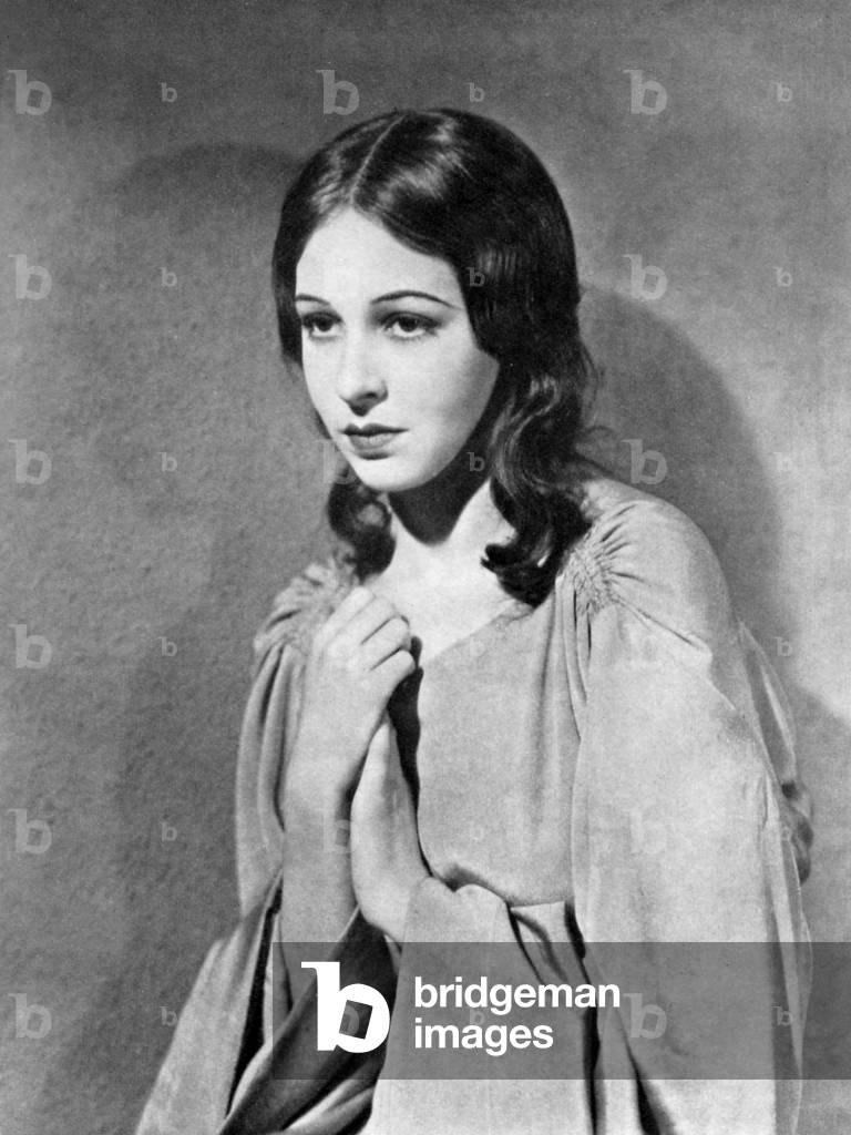 Pamela Ostrer as Naemi