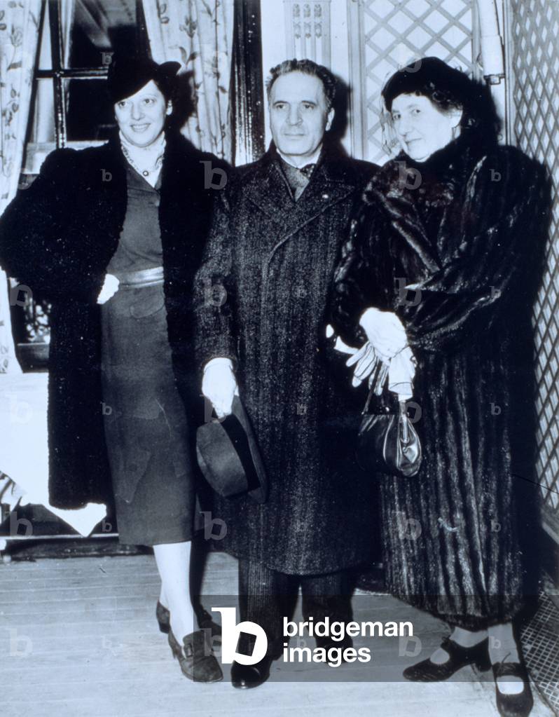 Bruno Walter arriving in