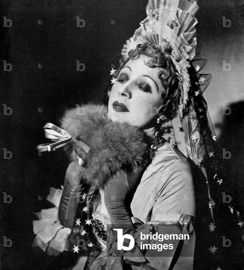 Edith Evans as Lady Fidget
