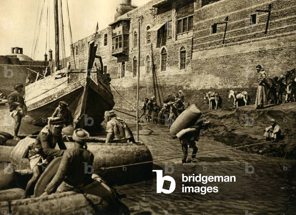 Taking stores aboard on the Tigris