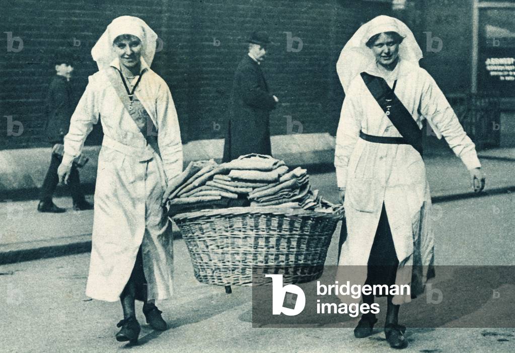 Queen Mary 's Needlework Guild during World War 1