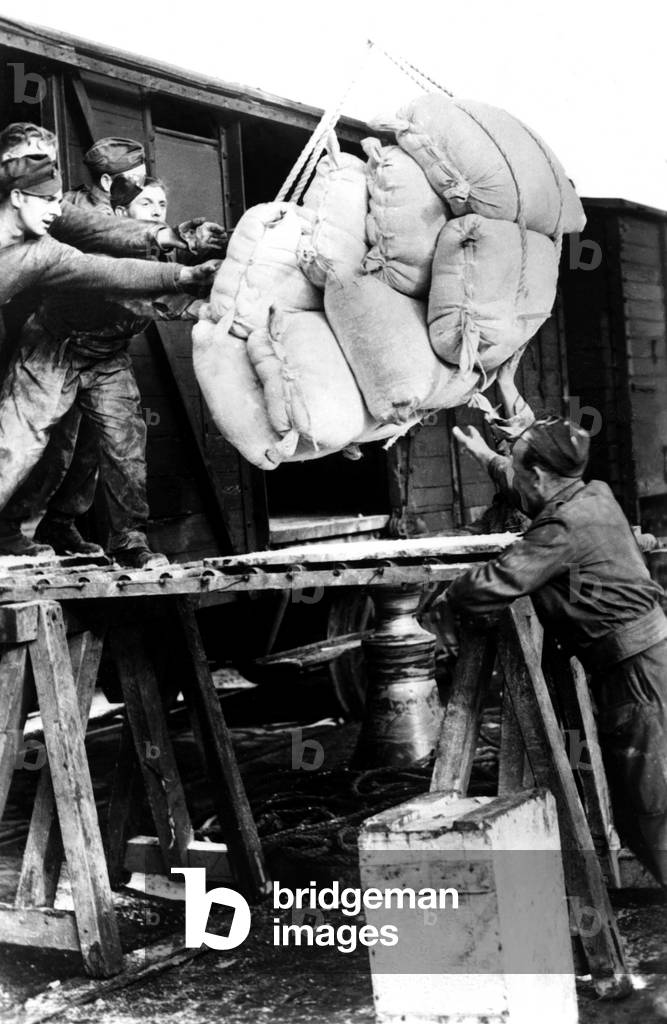 WW2: Auxiliary Military Pioneer Corps in France