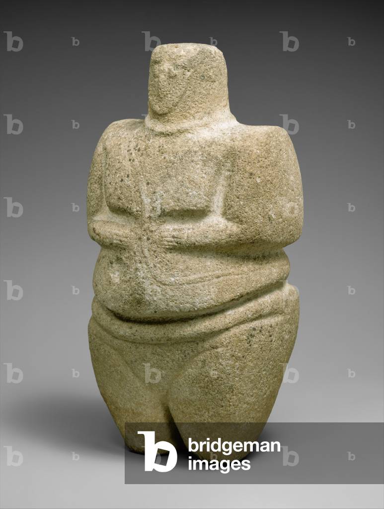 Standing female figure wearing a strap and a necklace,  3rd–2nd millennium BC (sandstone and quartzite)