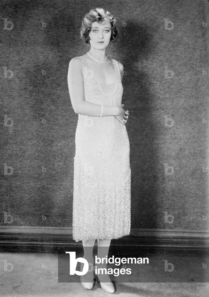 Dolores Costello (b/w photo)