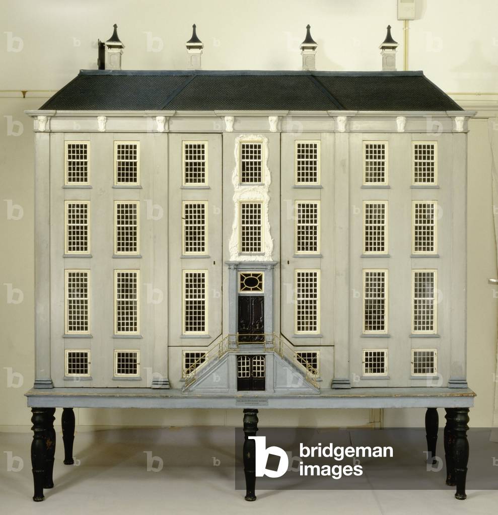 Dollshouse, 1760 (painted wood)