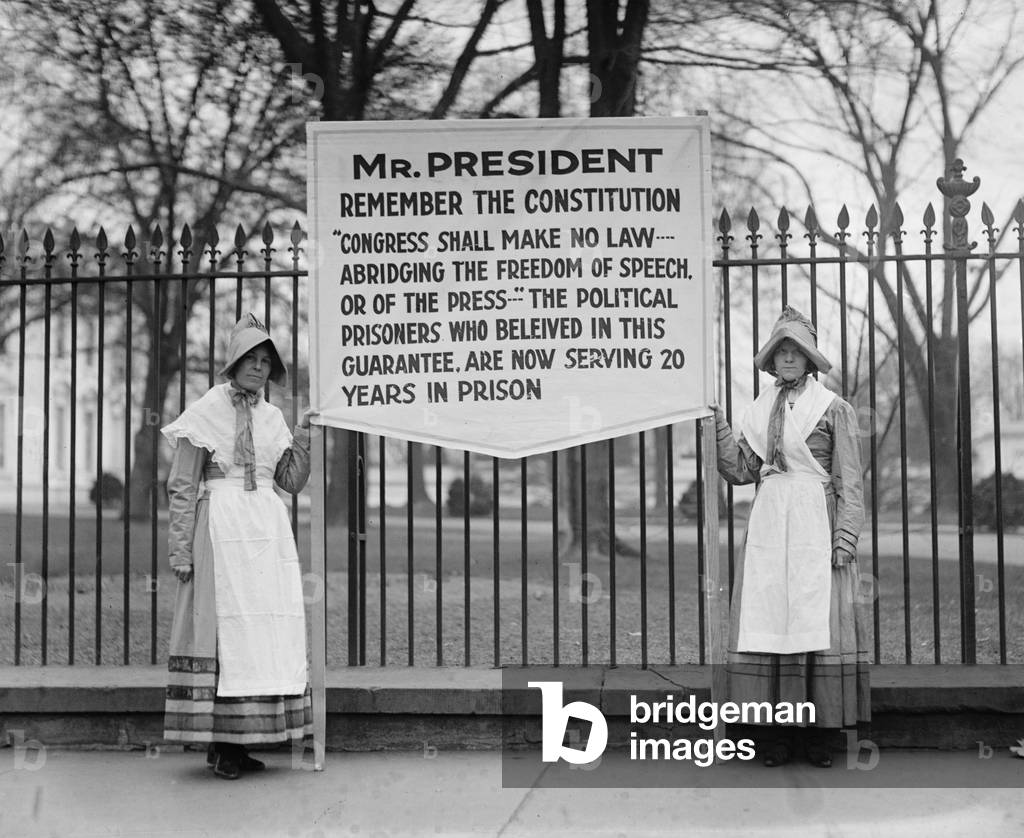 Political amnesty pickets, 1922 (b/w photo) 