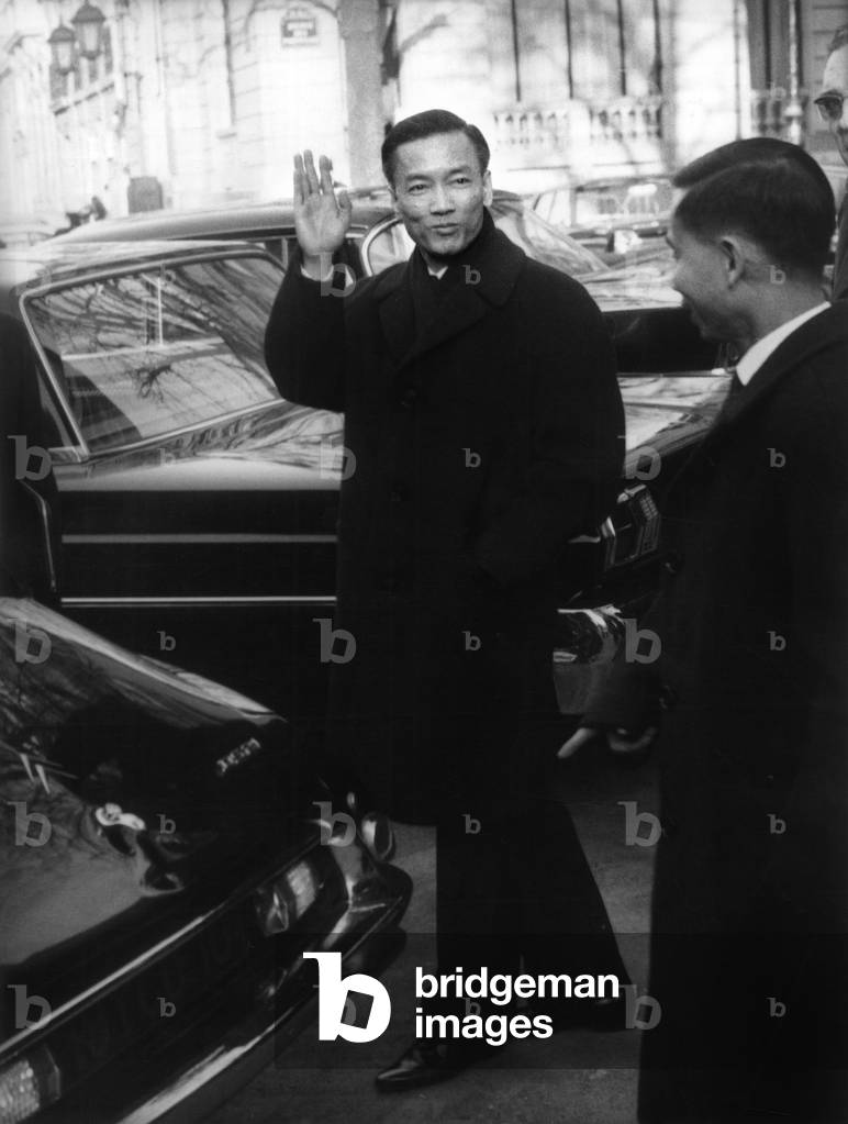 Mr Nguyen Xuan Phong Number 2 De La Delegation Du Sud Vietnam Leaves Hotel De L'Avenue Kleber After First Meeting Of The Four Delegations To The Paris Conference On Vietnam January 18, 1969 (b/w photo)