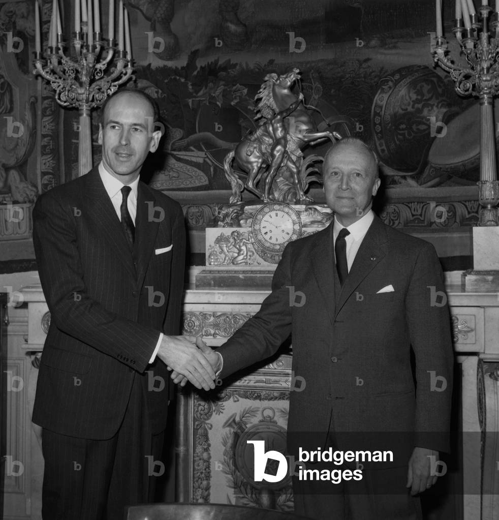 Transfer of Power Between Wilfrid Baumgartner and Valery Giscard D'Estaing, New French Finances Minister, on January 19, 1962 (b/w photo)