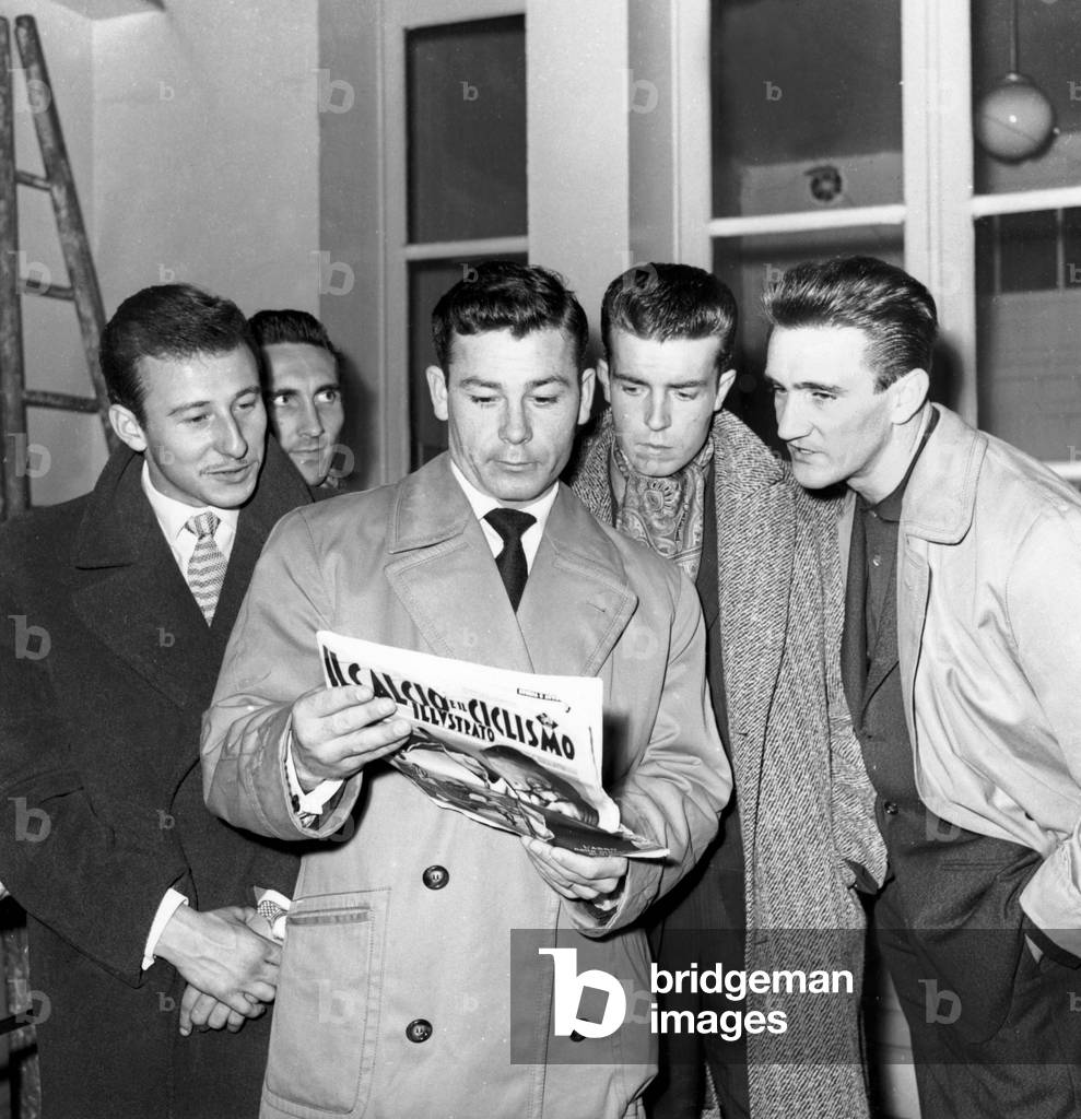 Wismieski, Lerand, Fontaine, Douis and Kaelbel of France Soccer Team November 07, 1958 (b/w photo)