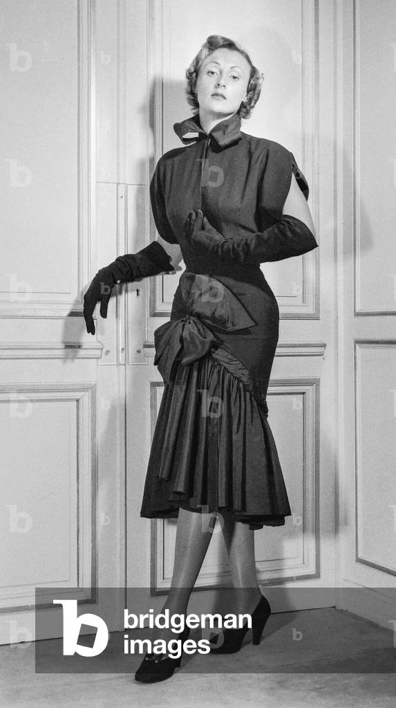 Maggy Rouff fashion, Paris, September 27, 1950 : evening dress (b/w photo)