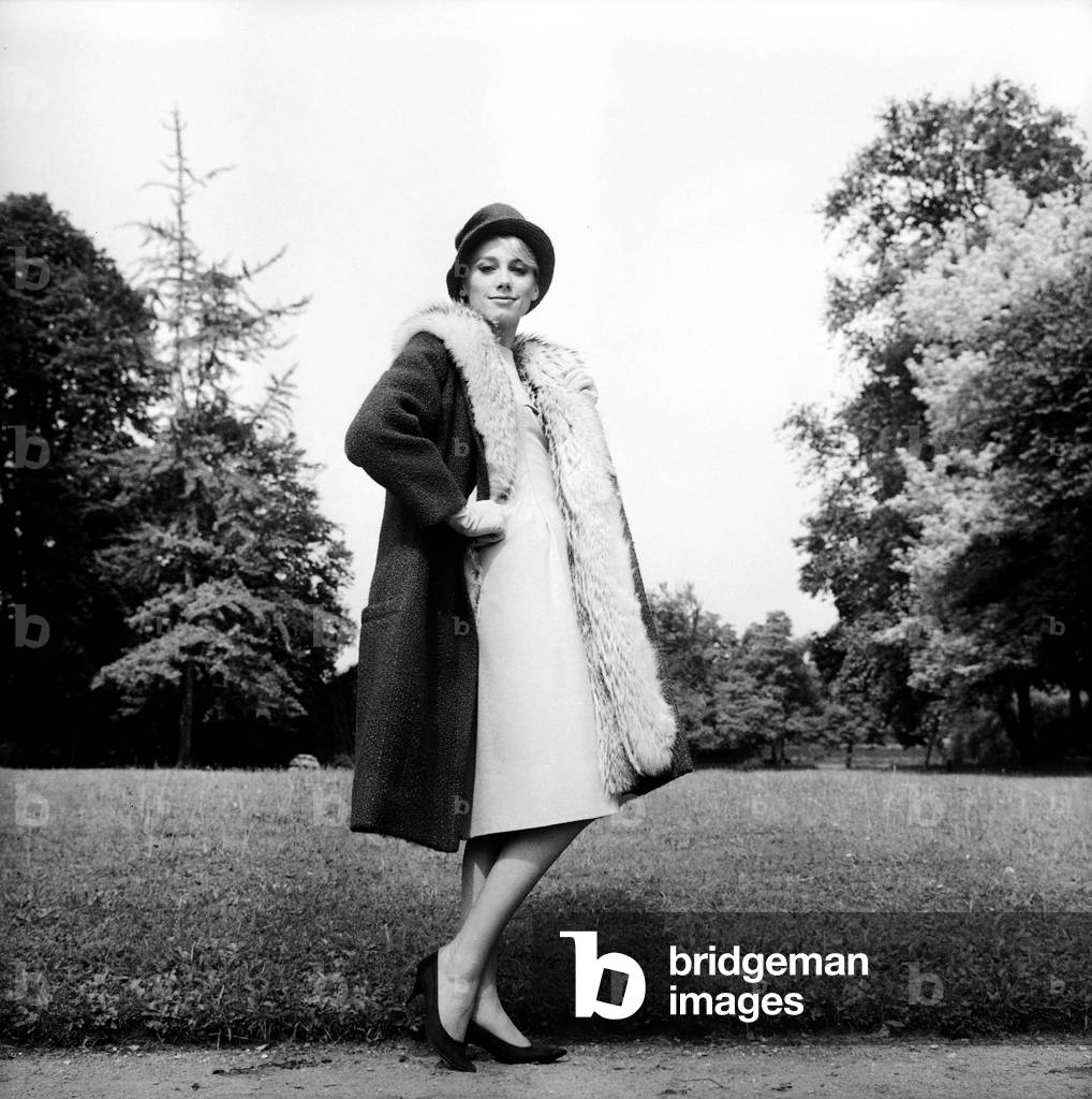 Presentation on August 1963 of Fashion By Jacques Esterel Haute Couture For Autumn Winter 1963-1964 France : Dress and Coat (b/w photo)