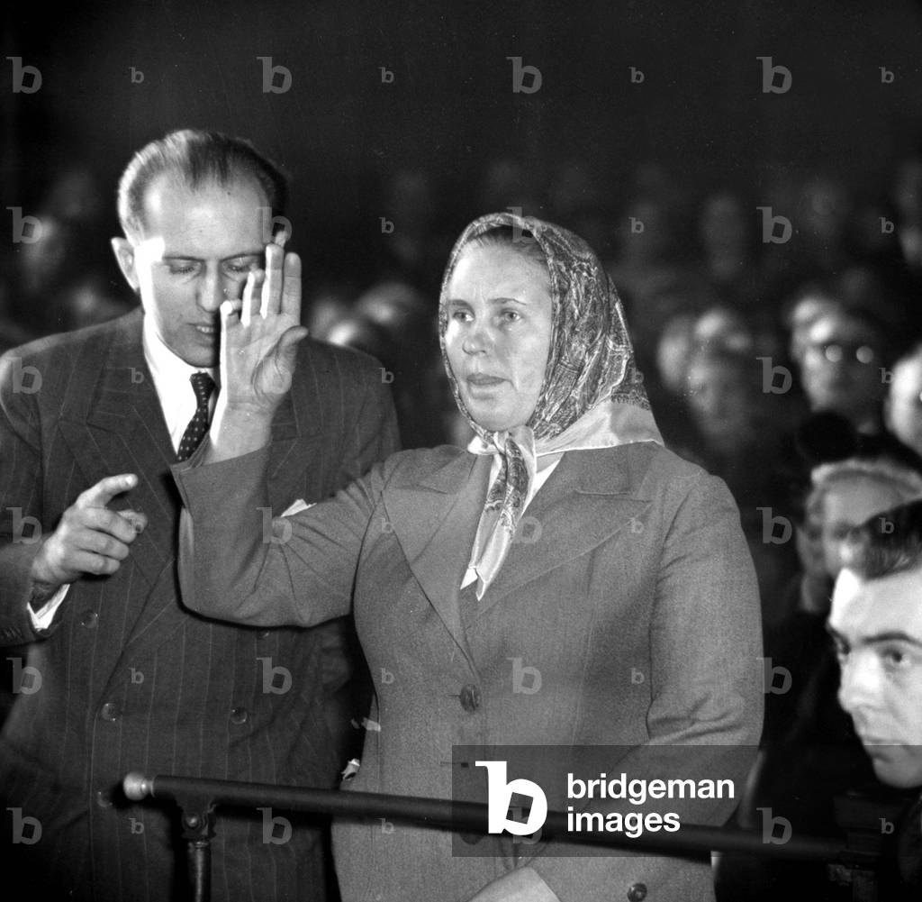 Proces De Victor Kravchenko A Paris En Janvier-Avril 1949 : Proces Intente Pour Diffamation Par Victor Andreievitch Kravchenko Ancien Haut-Fonctionnaire Sovietique Refugie Aux Etats-Unis Contre L'Hebdomadaire Communiste Les Lettres Francaises Neg:17348--- Trial of Victor Kravchenko in Paris January-April 1949 : Former Soviet Senior Civil Servant Victor Andreievitch Kravchenko Who Took Refuge in The Usa here Sue Communist Newspaper Les Lettres Francaises For Libel (b/w photo)