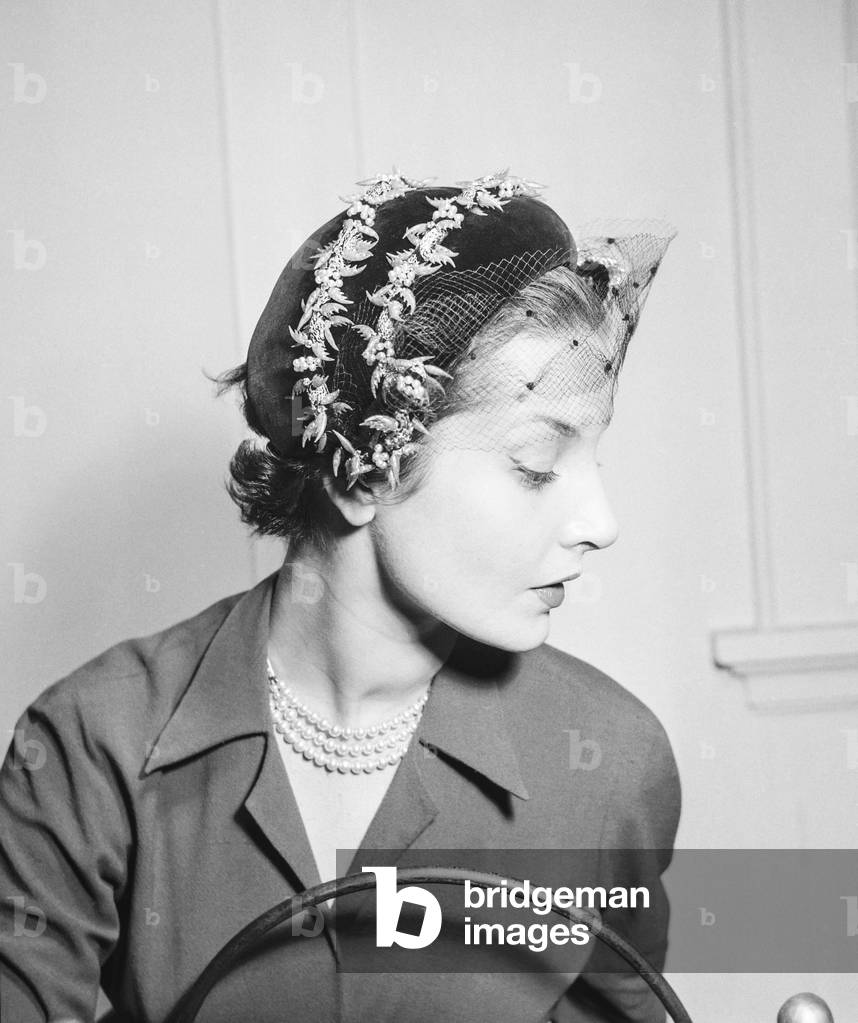 A hat by Suzanne Fournillon, Paris, September 1951 (b/w photo)