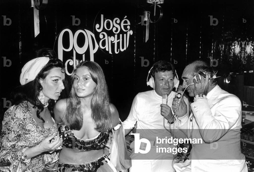 Producer Eddie Barclay and Radio-Host Jose Arthur (With on The Left Mrs Barclay and Freddie Lopez'S Wife) during Radio-Program 