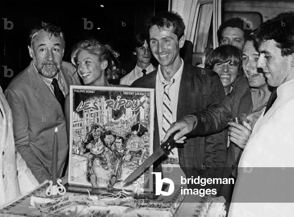 Philippe Noiret and Thierry Lhermitte With Grace De Capitani and Claude Zidi For Success of Film Les Ripoux September 20, 1985 (b/w photo)