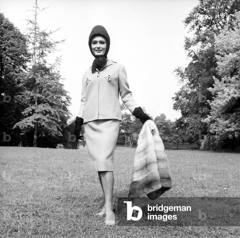 Presentation on August 1963 of Fashion By Jacques Esterel Haute Couture For Autumn Winter 1963-1964 France : Suit, Coat and Hat (b/w photo)
