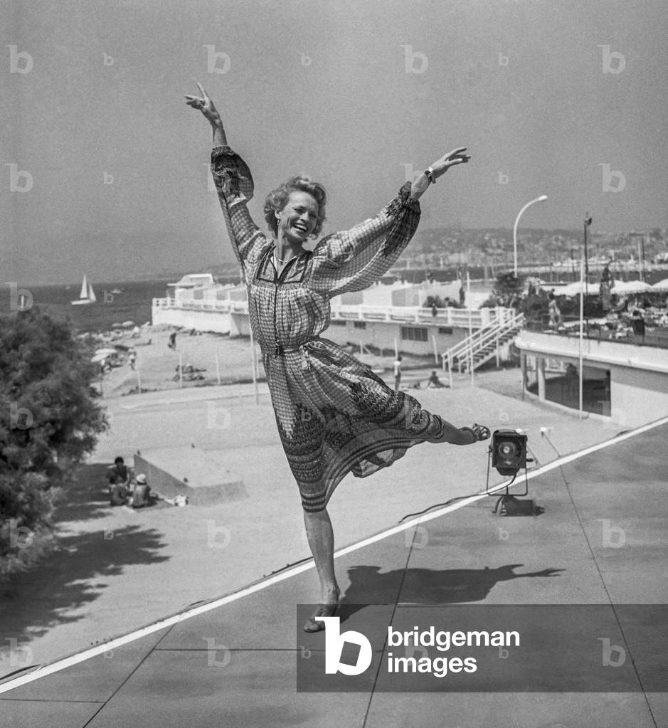 Juliet Prowse in Cannes, July 23, 1979 (b/w photo)