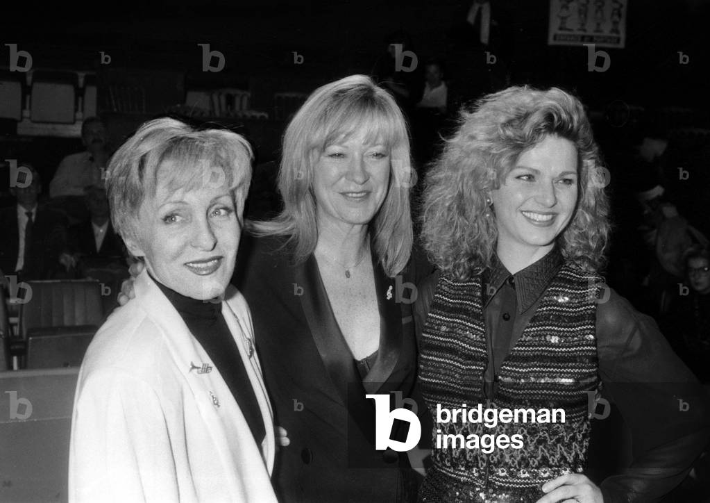 Singers Nicole Croisille, Alice Dona and Jeane Manson during Charity Gala For Children December 10, 1991 in Paris (b/w photo)