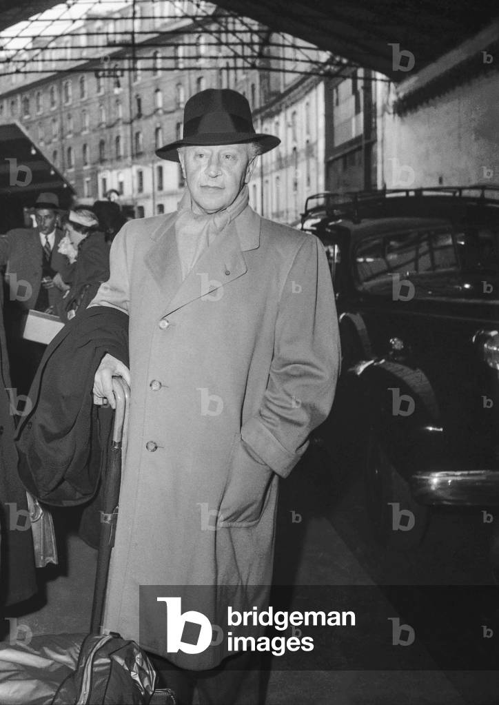 Polish pianist Arthur Rubinstein in Paris, April 19, 1950 (b/w photo)