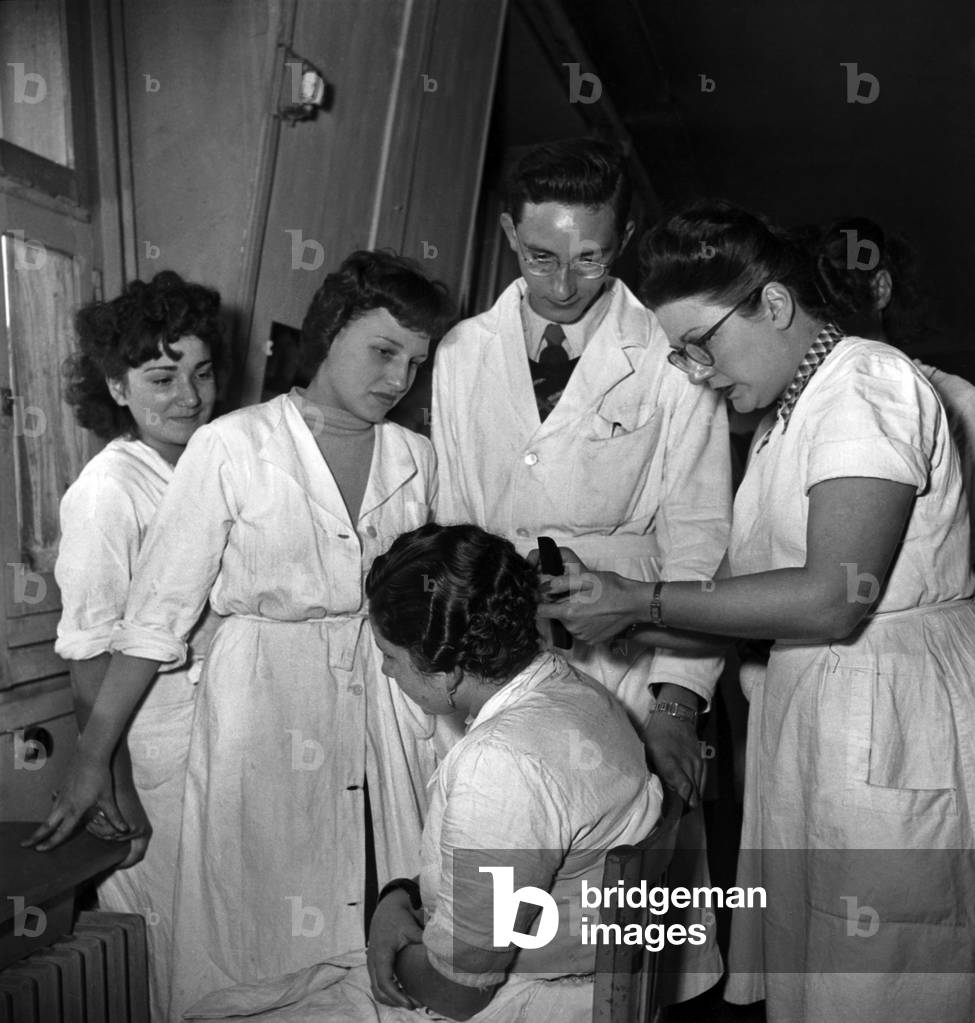 Students at Hairstyle School, Paris, October 20, 1948 : Water Wave (b/w photo)