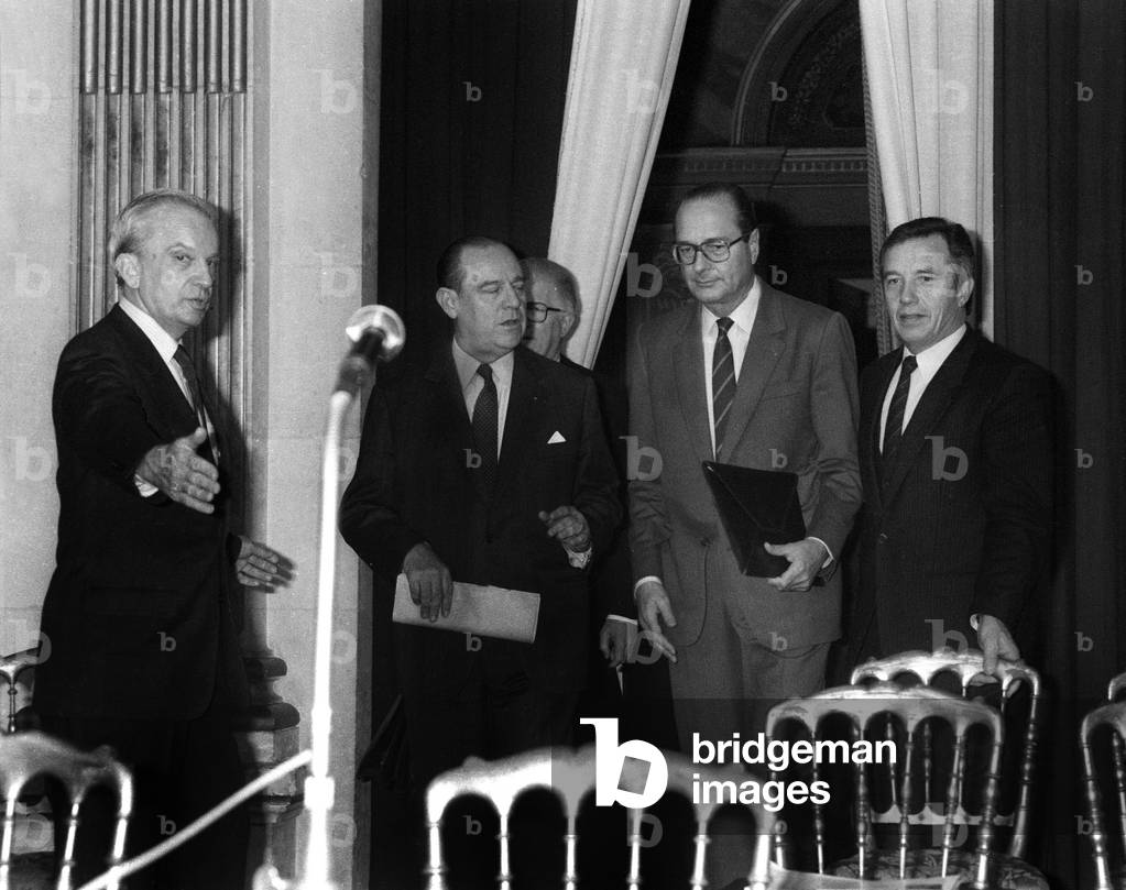 December 6, 1984, Paris City Hall, Raymond Barre, Jacques Chirac, Michel Giraud (b/w photo)