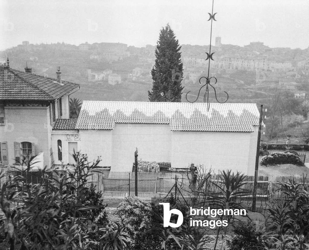Saint Paul de Vence church, south of France, April 7, 1951 (b/w photo)