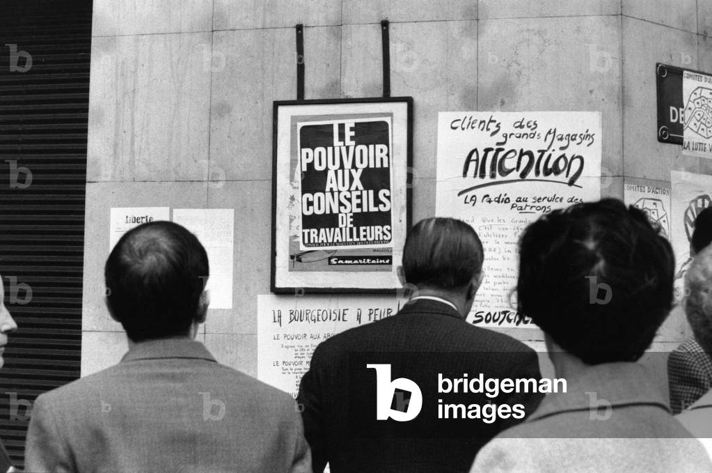 May 68 : Strike in The Grands Magasins (Department Stores) : here Posters Outside The Samaritaine, Paris, May 4, 1968 (b/w photo)