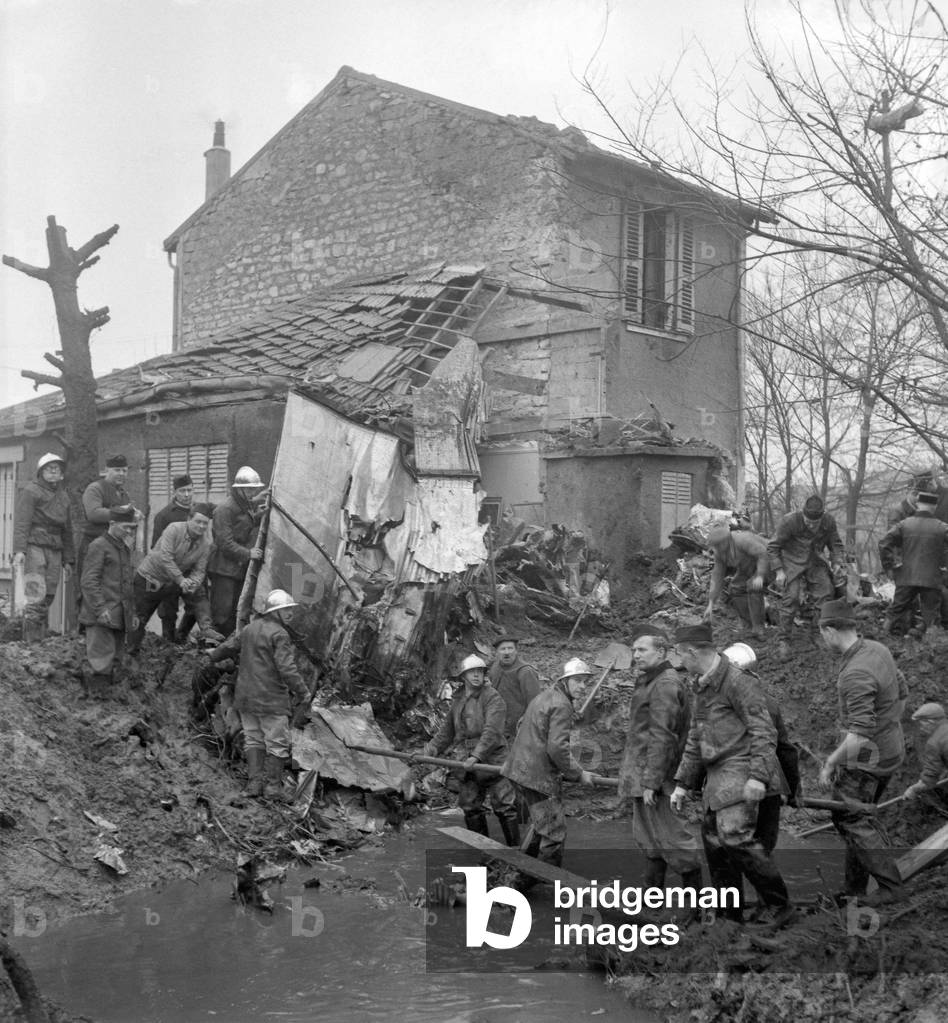 Plane accident (flight Paris Brussels), December 18, 1949 (b/w photo)