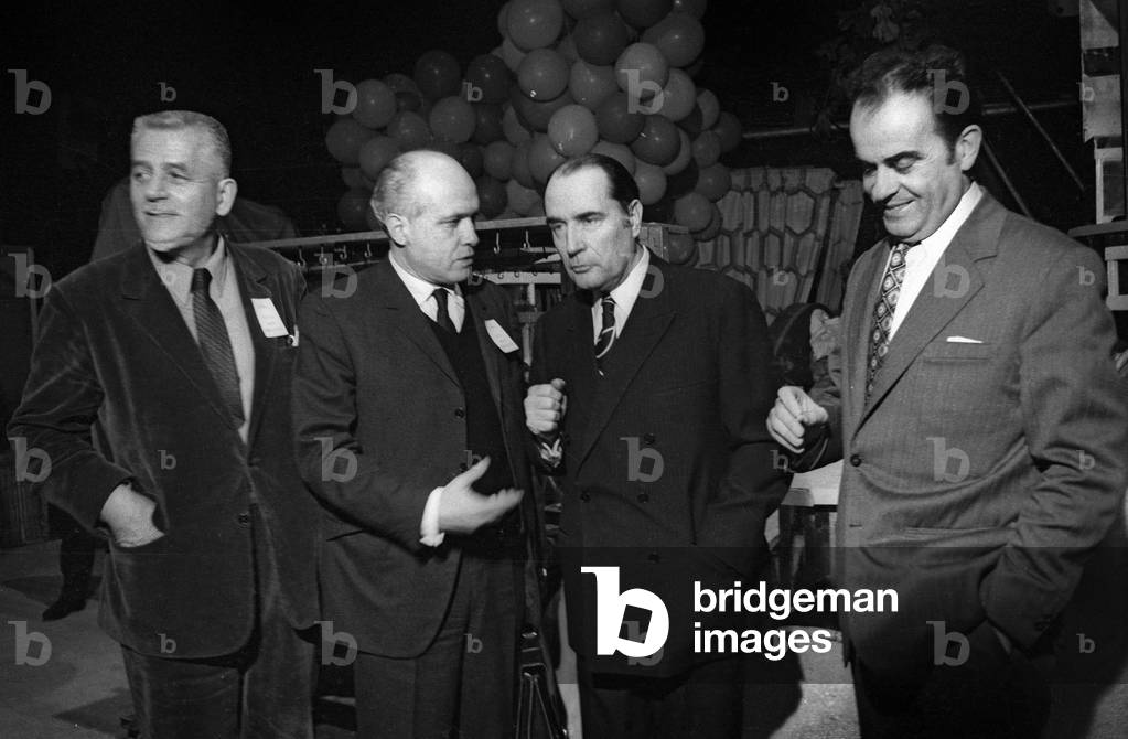 Meeting of the leaders of the Left in Paris on March 17, 1971 : Robert Buron, Alain Savary, Francois Mitterrand and Georges Marchais (b/w photo)