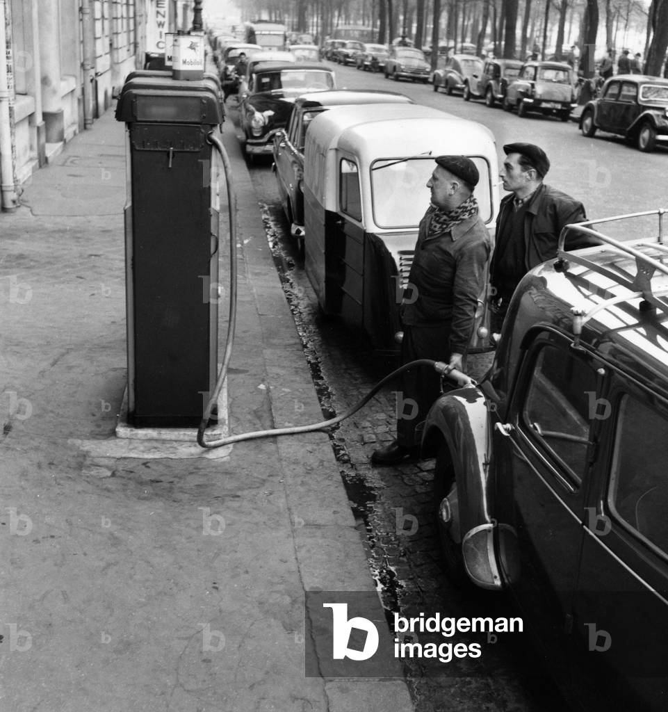 Oil Shortage, Paris, November 25, 1956 : A Petrol Pump For Motorists Having Priority (b/w photo)