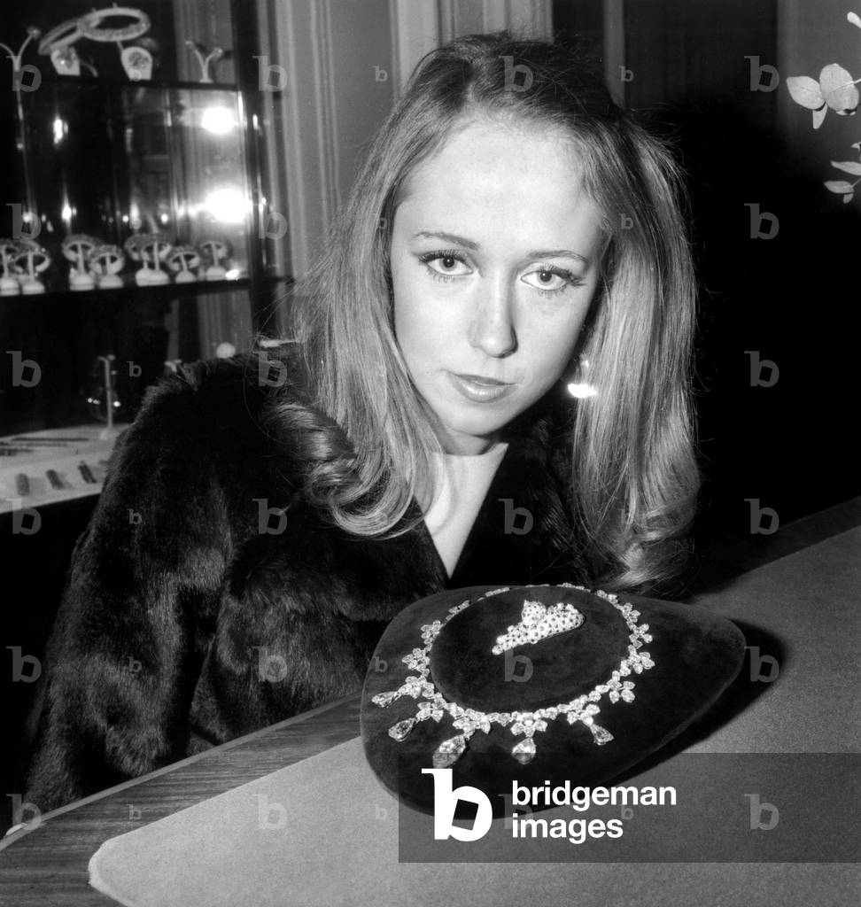 At The Cocktail For Jewelry Vendome Quare in Paris 