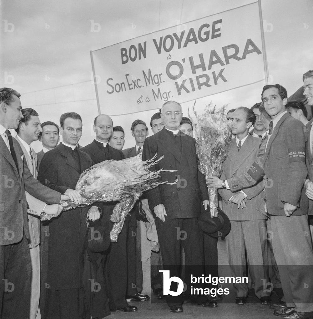 Departure for USA of Mgr O'Hara and Mgr Kirk in Paris, August 1950 (b/w photo)