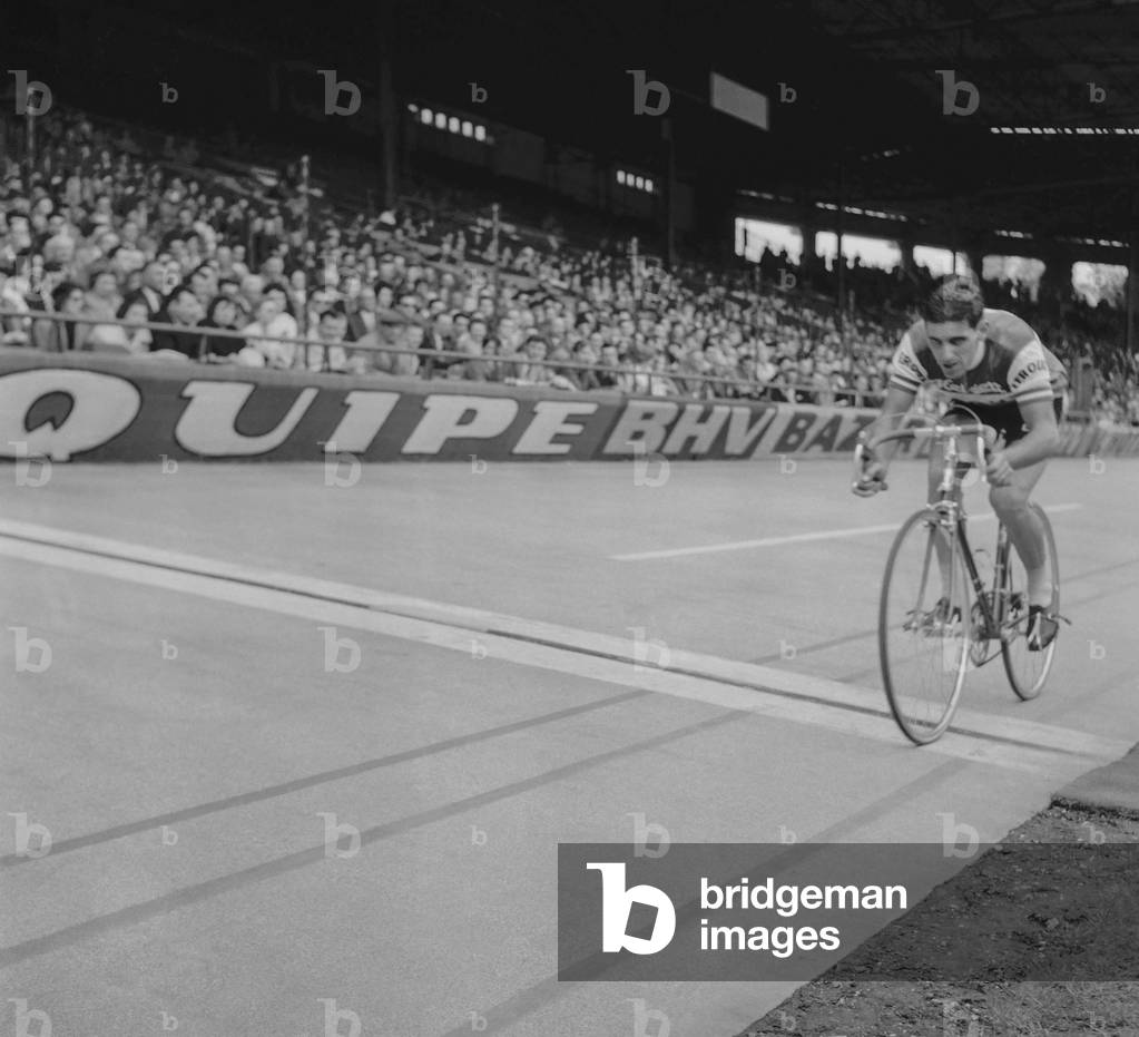 Grand Prix des Nations (cylcing race), Parc des Princes, Paris, September 18, 1960 : French cyclist Jean Forestier (b/w photo)