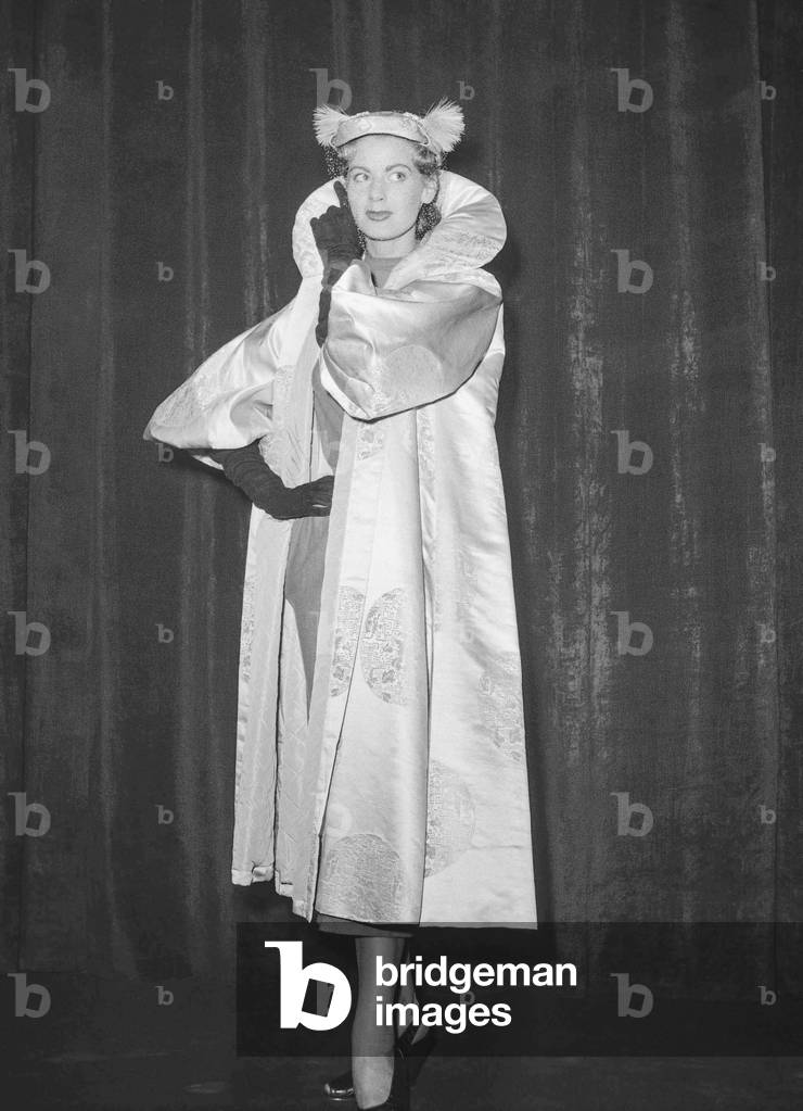 Fashion by Sumair, young Indian princess who has just opened a fashion house in Paris, November 30, 1951 : 