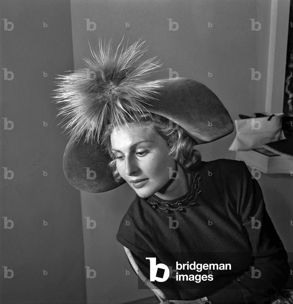 Hats by  Maud et Nano, Paris, July 29, 1949 : here a hat called 