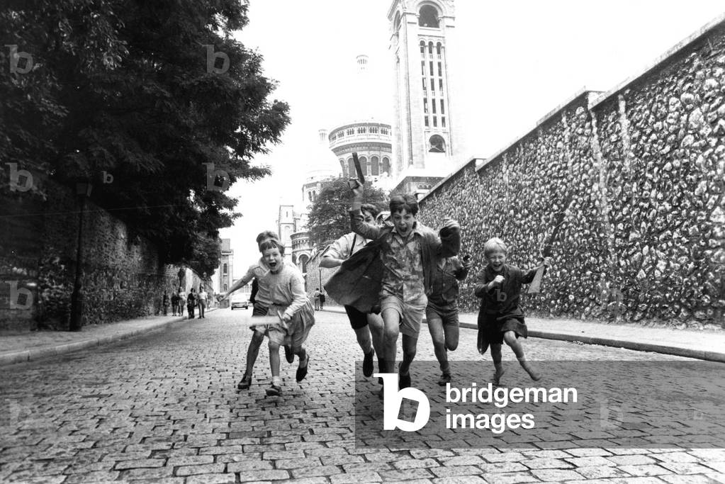 Children Running in The Streets of Montmartre, Paris, August 20, 1971 (b/w photo)