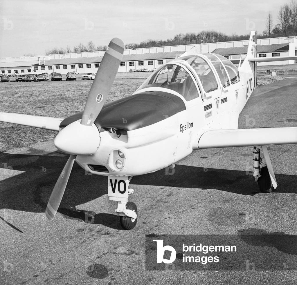 The fighter Epsilon built by the SNIAS (Societe nationale des industries aeronautiques et spatiales) in Tarbes, France, for French Air Force, March 13, 1980 (b/w photo)