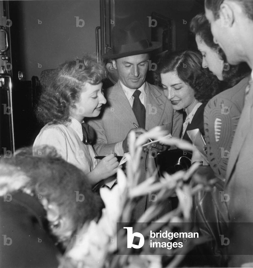Jan Kiepura (1902-1966) Polish Tenor here Signing Autographs on August 5, 1948 (b/w photo)