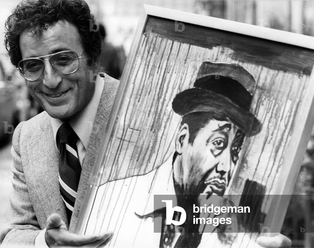 Tony Bennett, By His True Name Anthony Dominick Benedetto, American singer Of Pop And Jazz At The Exhibition In Front Of His Painting “Duke Elllington” November 10, 1977. (b/w photo)