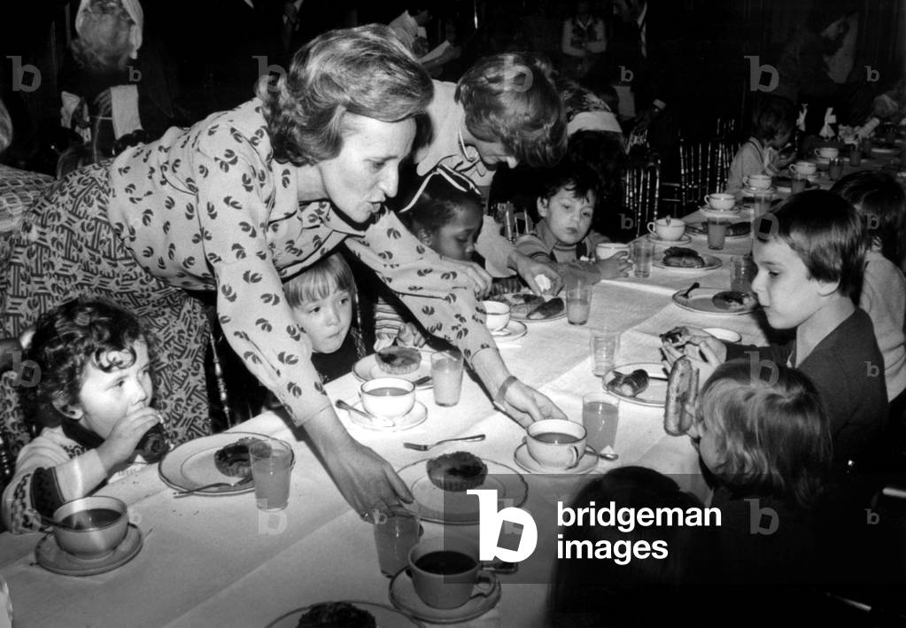Bernadette Chirac and Claude Pompidou at Children'S Party For Christmas on December 14, 1977 at Paris Town Hall (b/w photo)