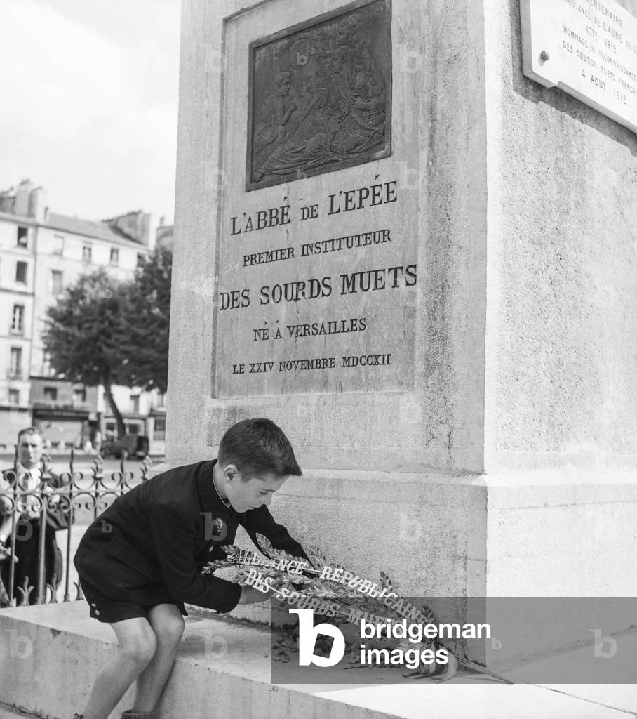 Congress of  deaf-mutes in Versailles, France, August 5, 1950 : tribute to Michel de l'Epee, inventor of the deaf and dumb language (b/w photo)
