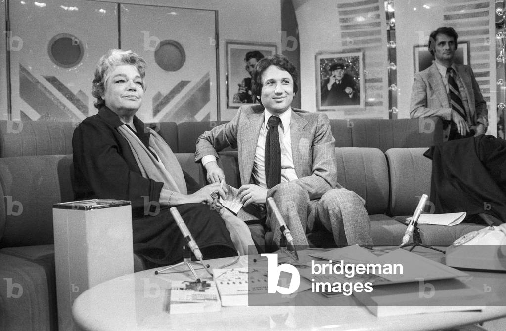 Simone Signoret and Michel Drucker, 1977 (photo)